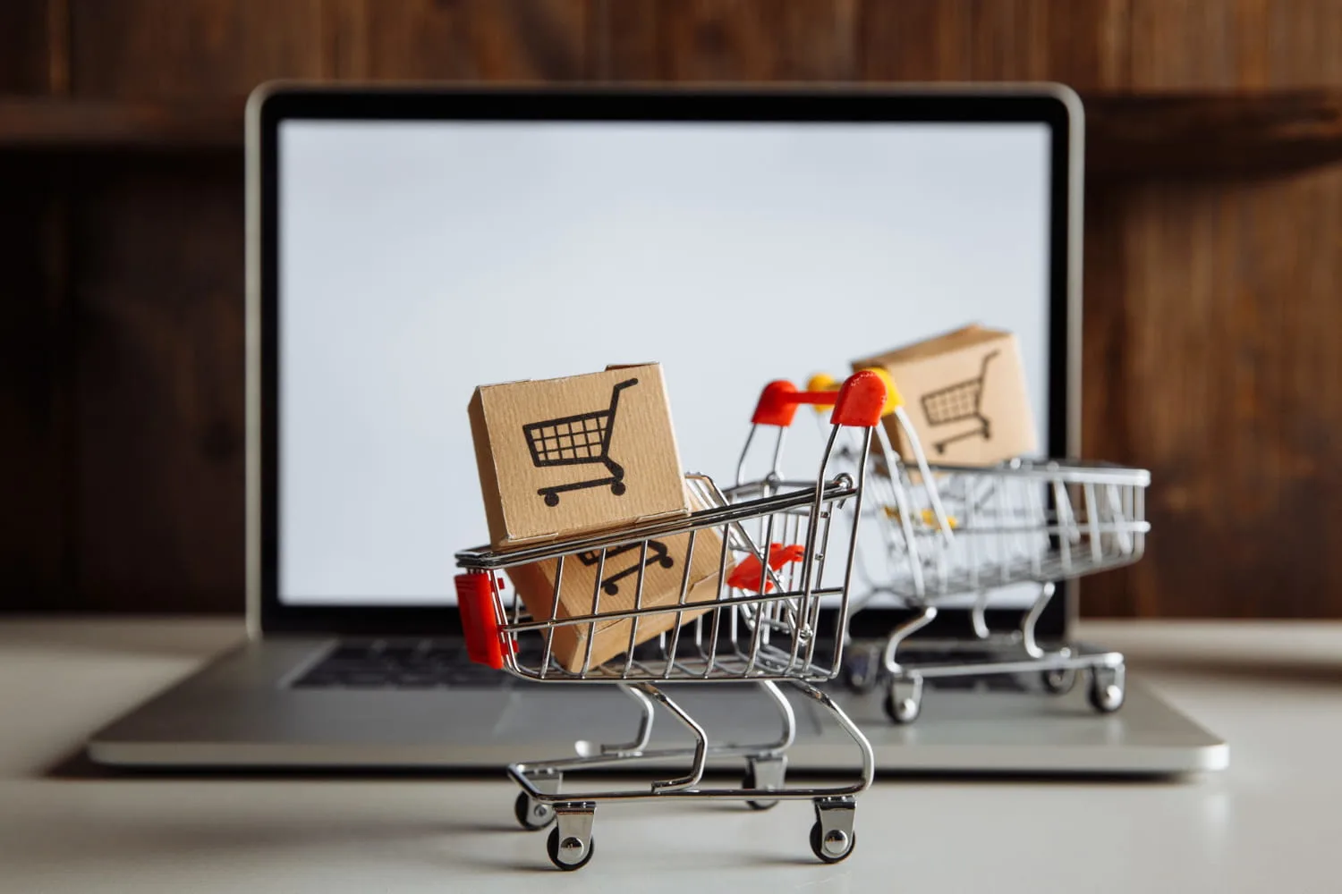 Retail & E-commerce